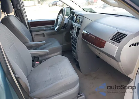 2010 Chrysler Town & Country Touring from USA, damaged, VIN 2A4RR5DXXAR441783